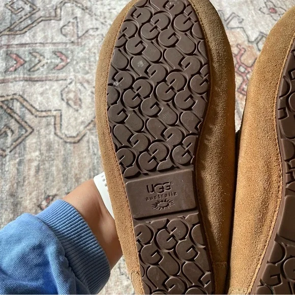 UGG Dakota Leather Moccasin Slippers in Chestnut Women’s Size 6 GUC - Picture 6 of 11